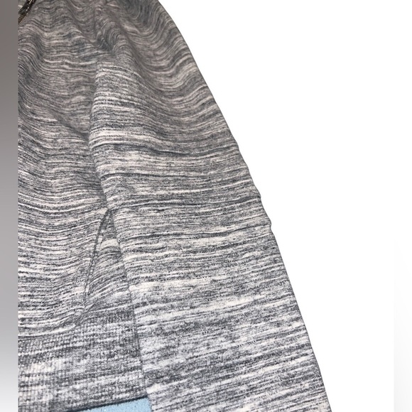 CHEROKEE girls sweater size 10/12 gray/grey and white with detailed sleeve - Picture 11 of 12